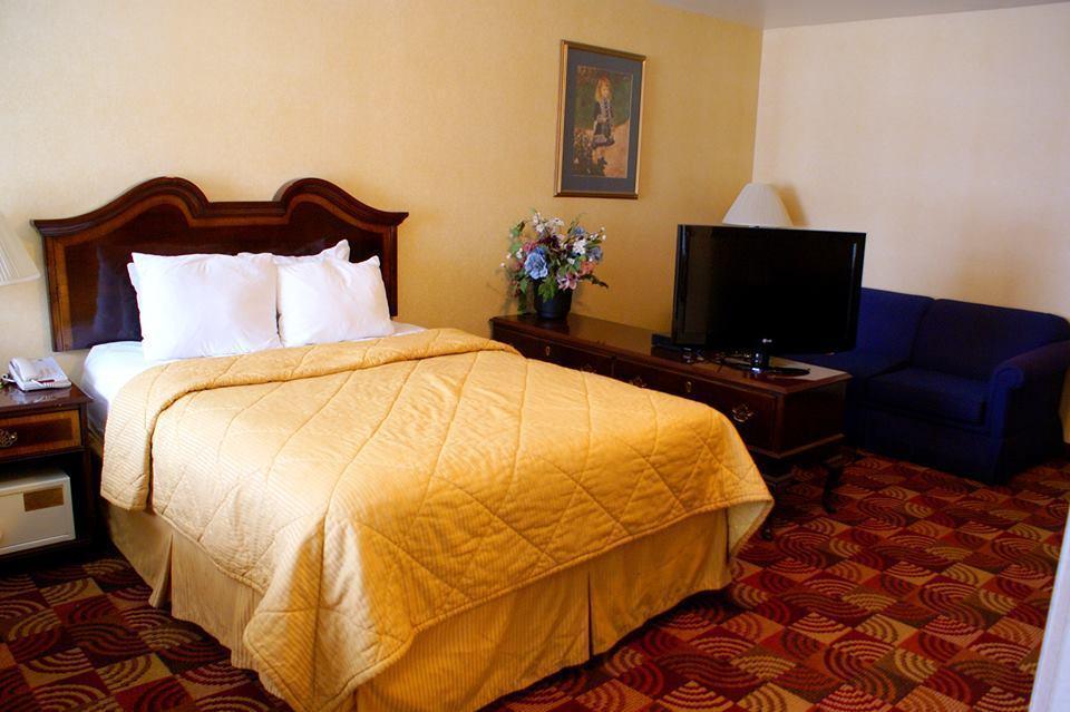 Comfort Suites Red Bluff near I-5 Exterior foto