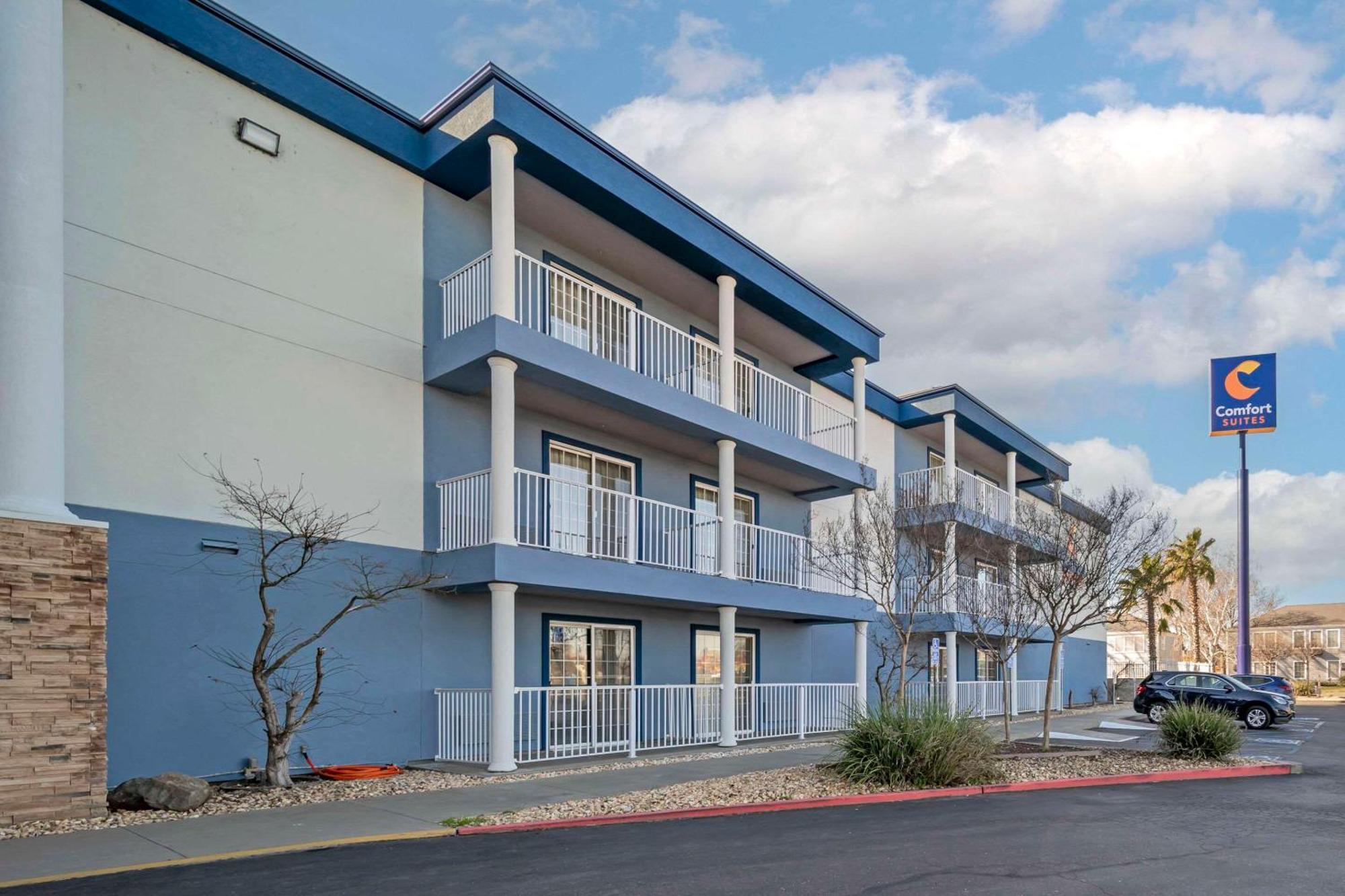 Comfort Suites Red Bluff near I-5 Exterior foto