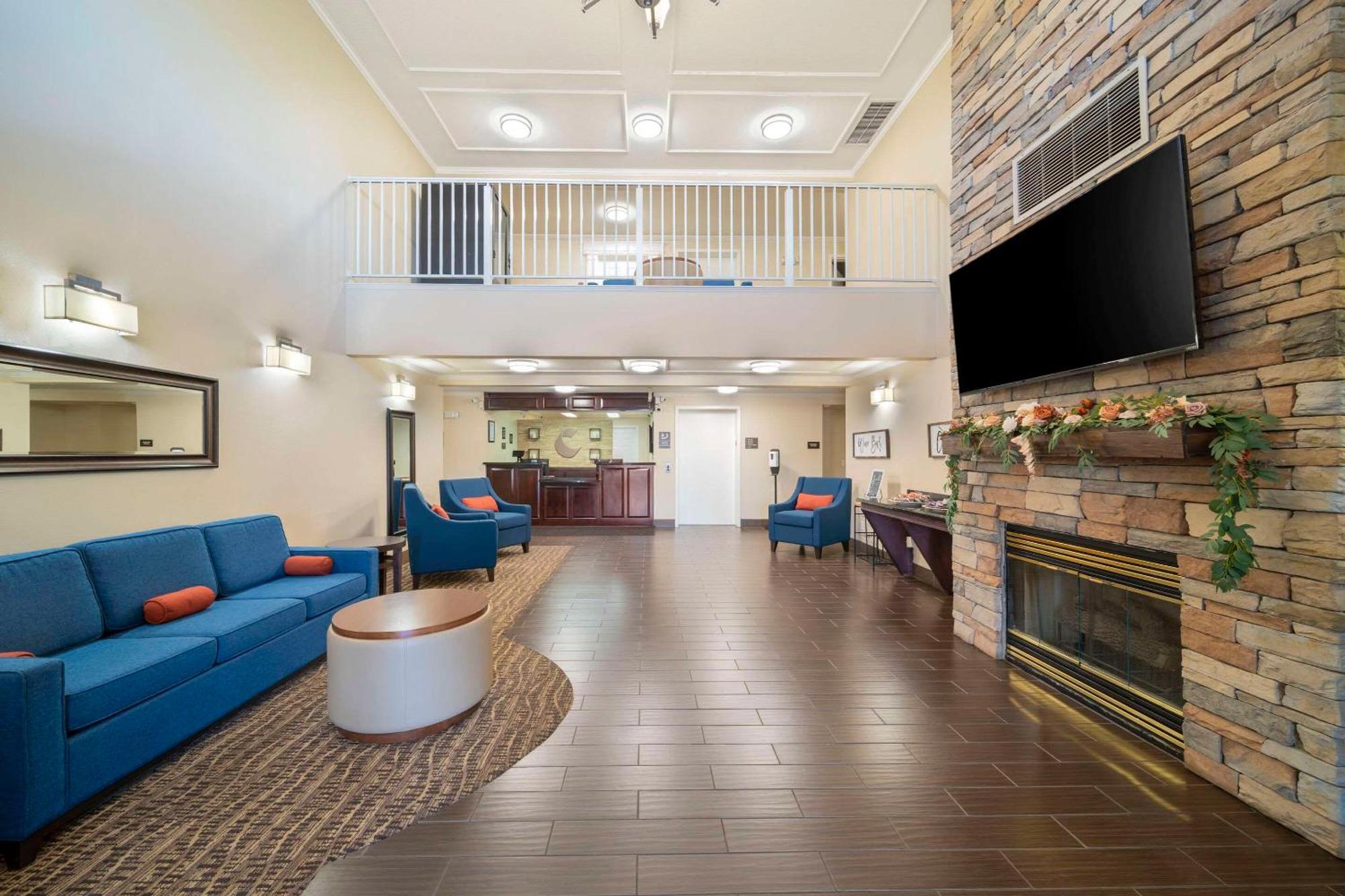 Comfort Suites Red Bluff near I-5 Exterior foto